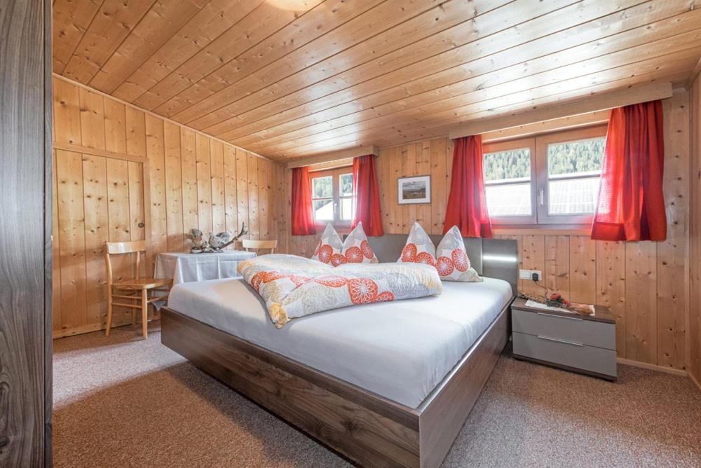 Kradorferhof Lägenhet Santa Maddalena in Casies Rum bild